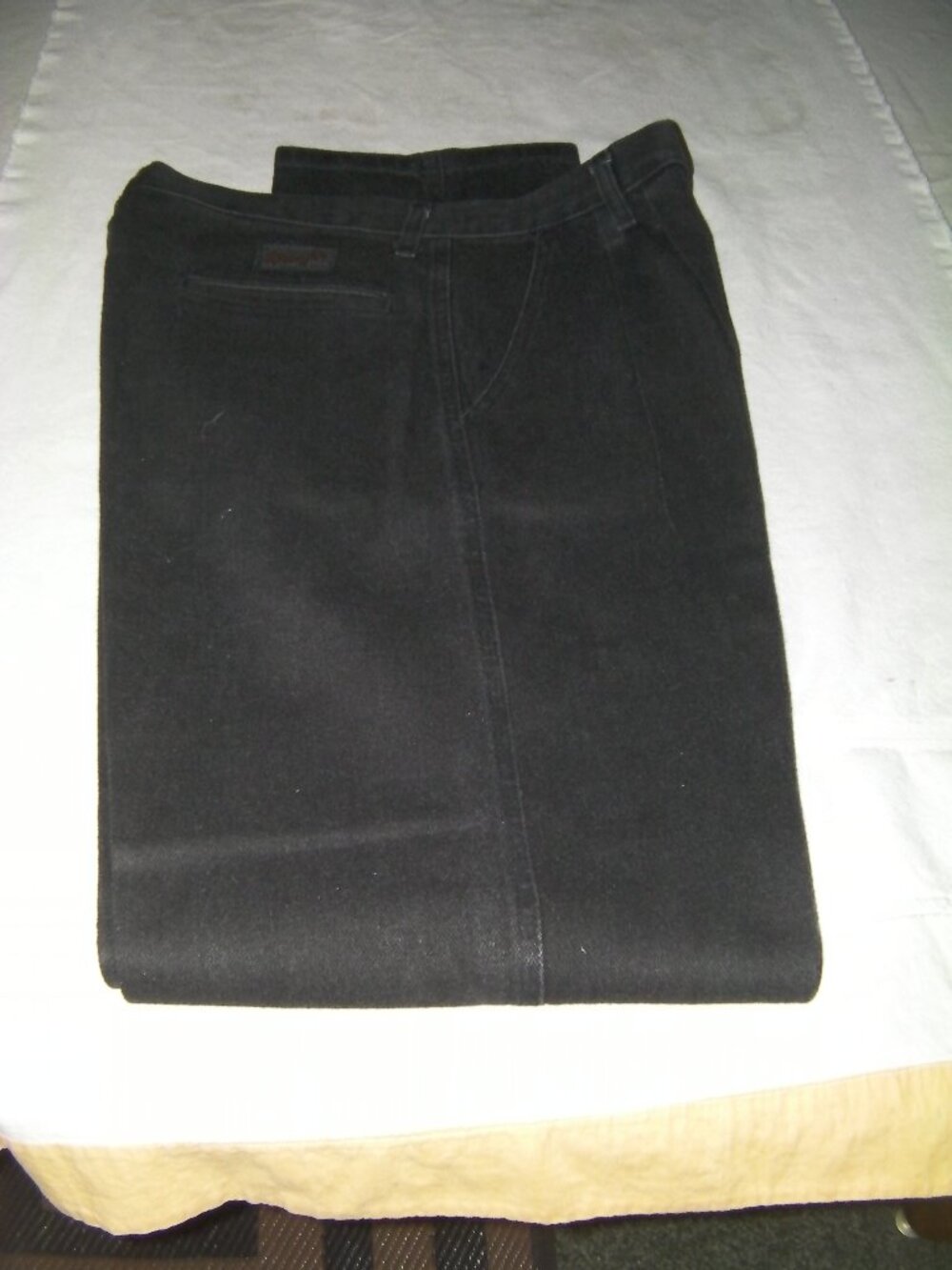 Mens Jeans sz 32x34 Wrangler